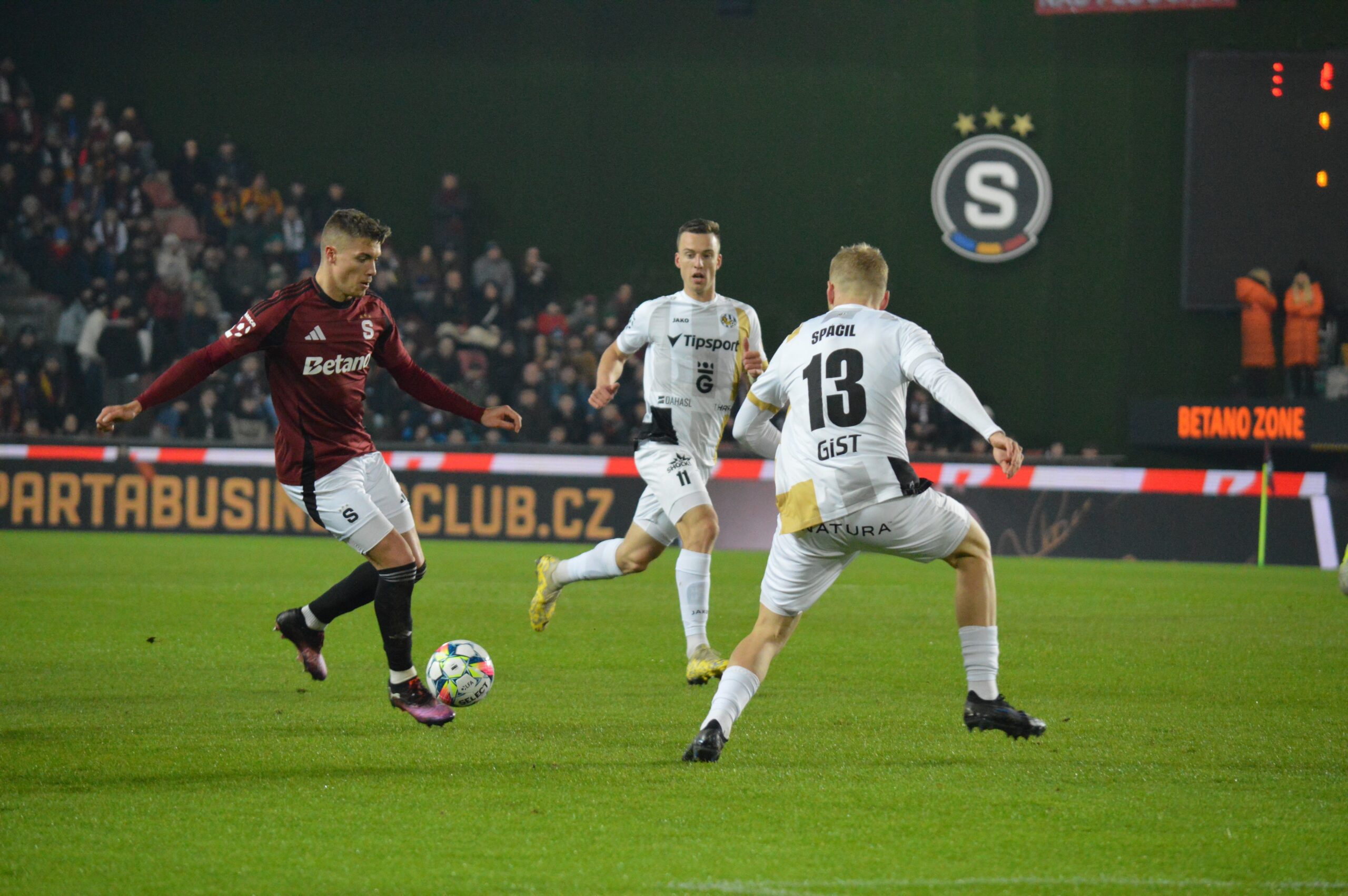 Hradec Králové získal zajímavou posilu ze Sparty. Pomůže jim dostat se do top6 Chance Ligy?