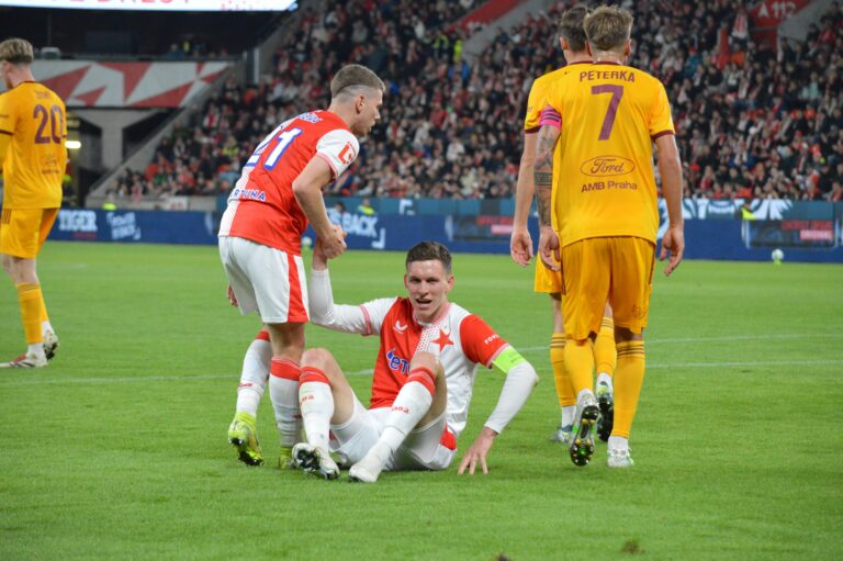 Kapitán, který dovedl Duklu zpět mezi elitu. Jan Peterka se vrací domů