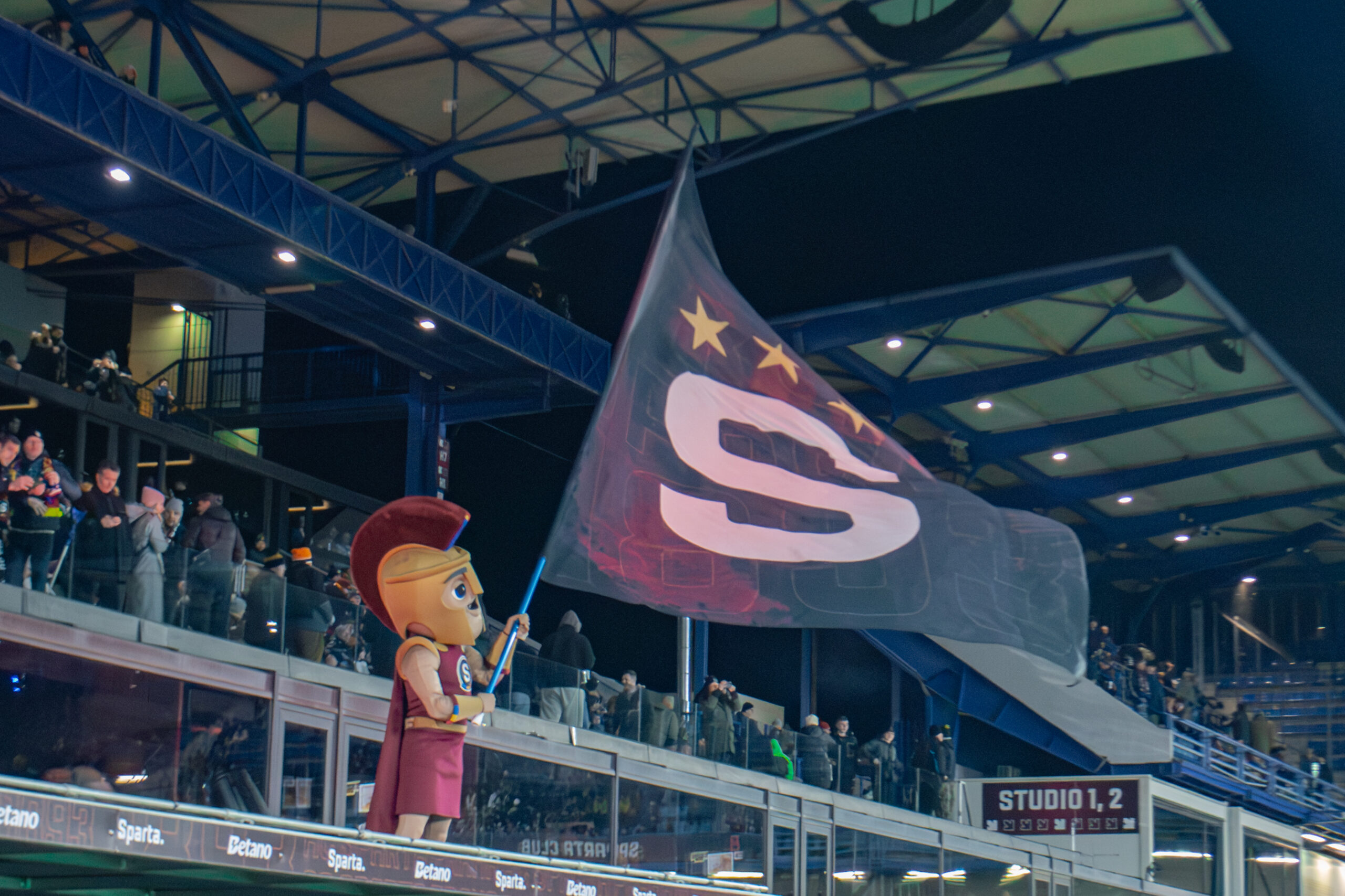 Zuřivý Sparťan: Pecky uplynulého týdne – lepší Šustr v hrsti než Holoubek na lávce a na Letné mají dva brankáře