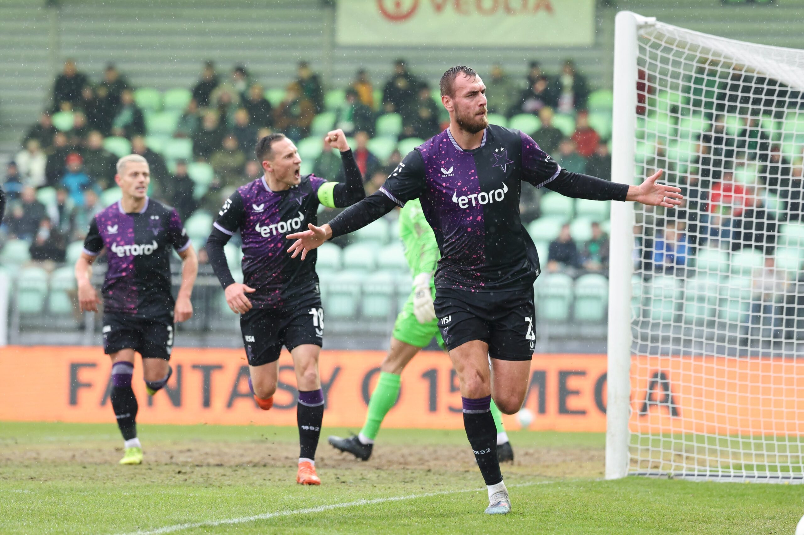 Slavia v Karviné vyhrála i přes řadu zranění a strašný terén. Zajímavý výkon Suleimana