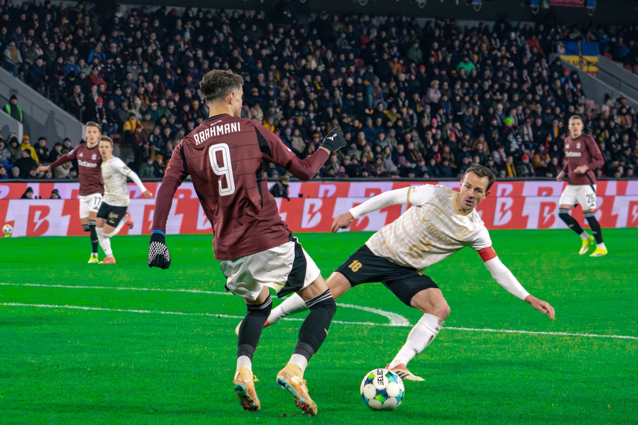 Zuřivý Sparťan: Pecky uplynulého týdne – Darida is back (v repre), Šustrova mise do druhé ligy a Plzeň (Hyský) kouzla zbavená?