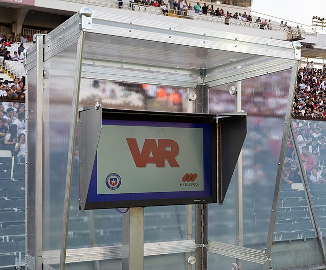 VAR je nadužíván. Musí se začít používat jinak