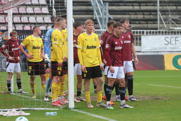 Zbrojovka si jde pro postup, Sparta řeší, jak se zachránit