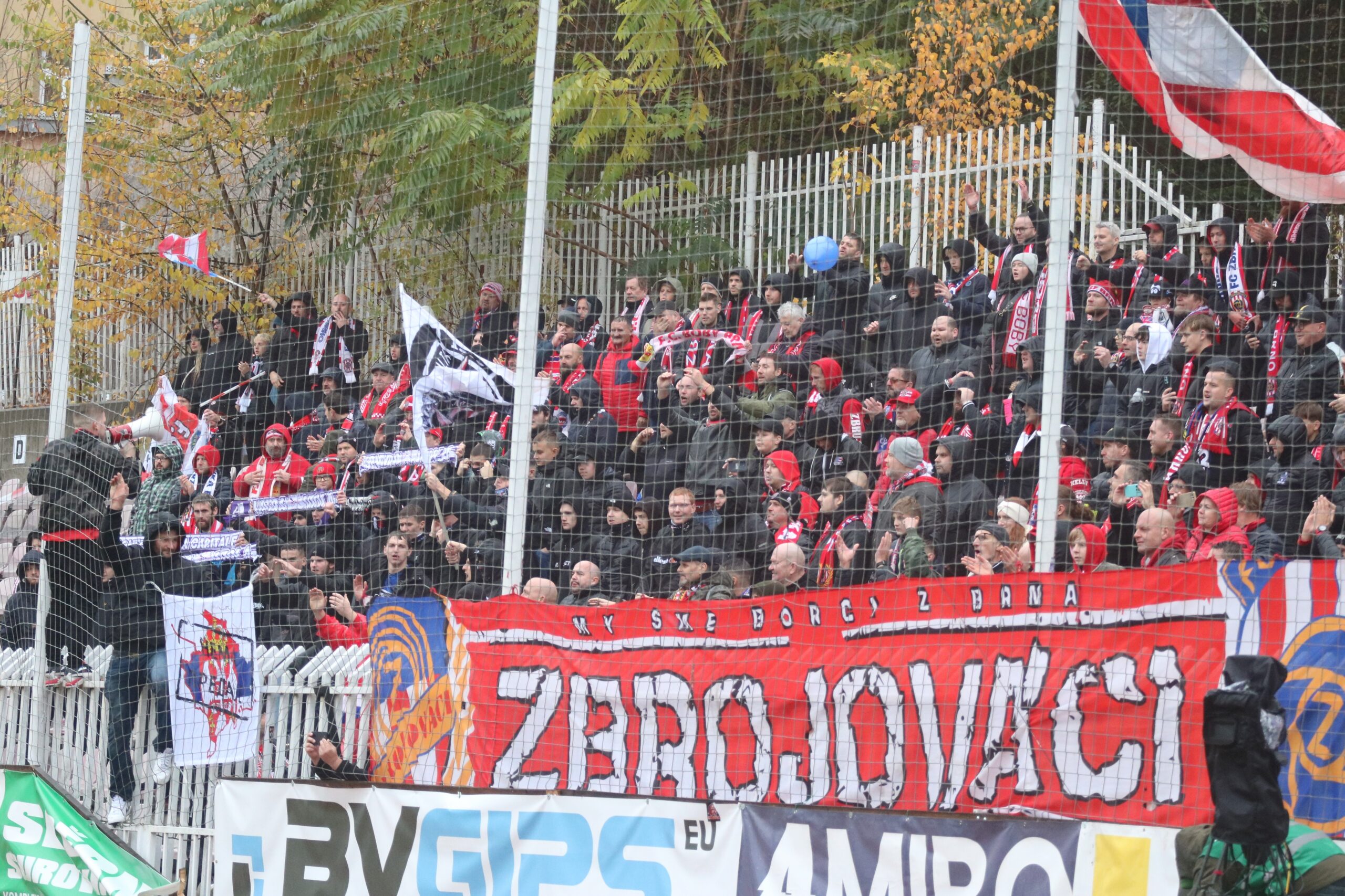 Zbrojovka táhne víc lidí než polovina prvoligových klubů