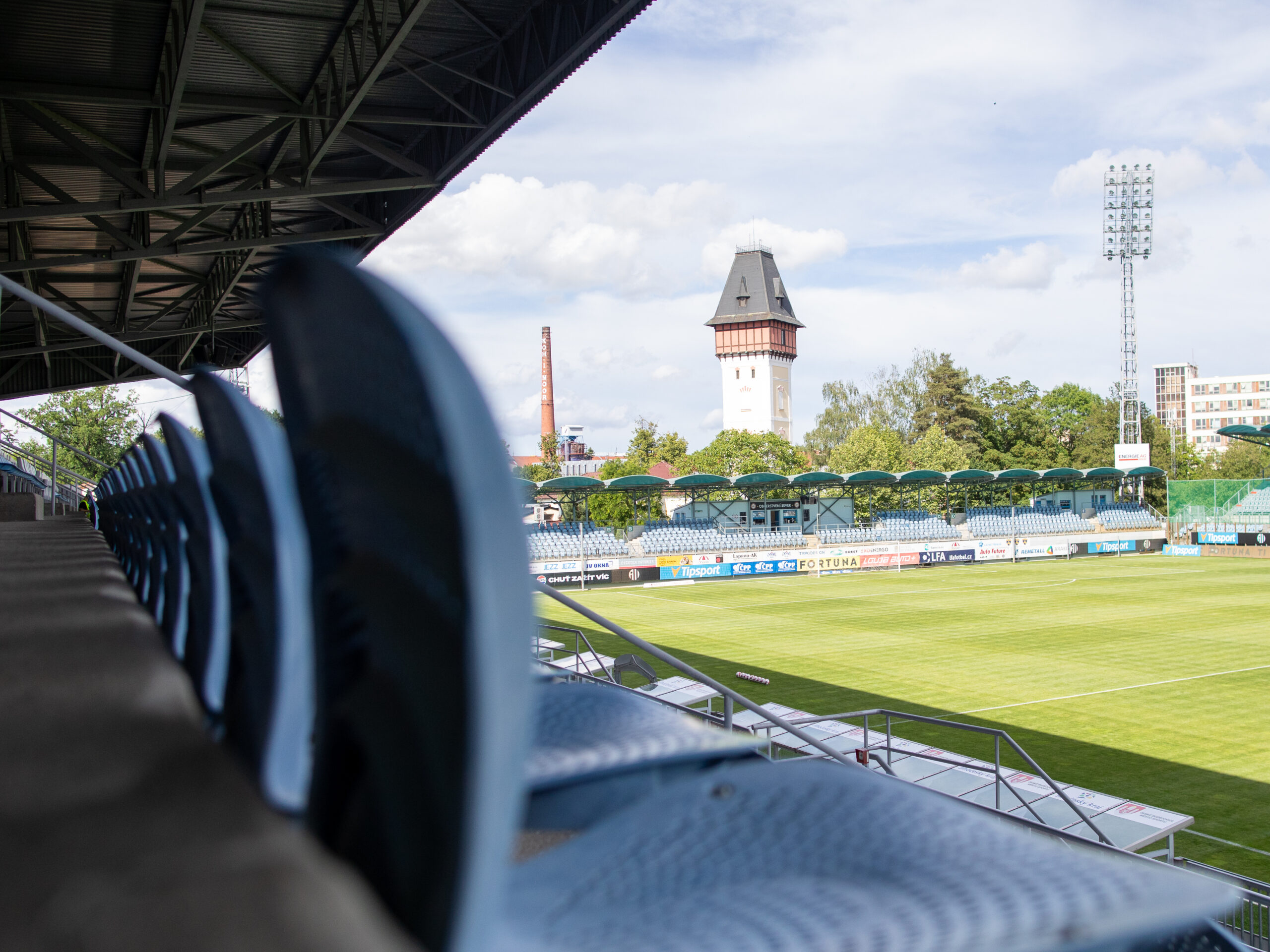 Město vymyslelo plán jak dostat majitelku z Budějovic. Dynamo přijde o stadion, pak proběhne schůzka