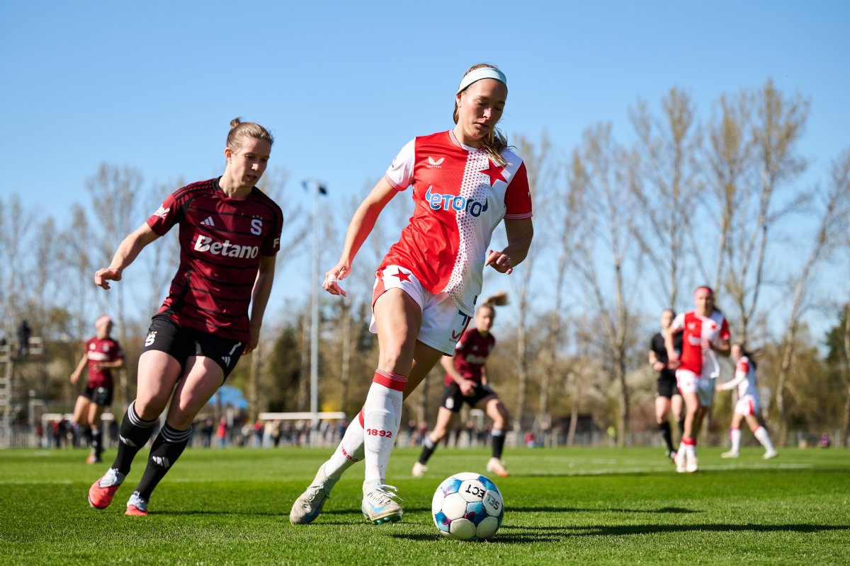 K titulu má Slavia daleko, bojovat může alespoň o pohár