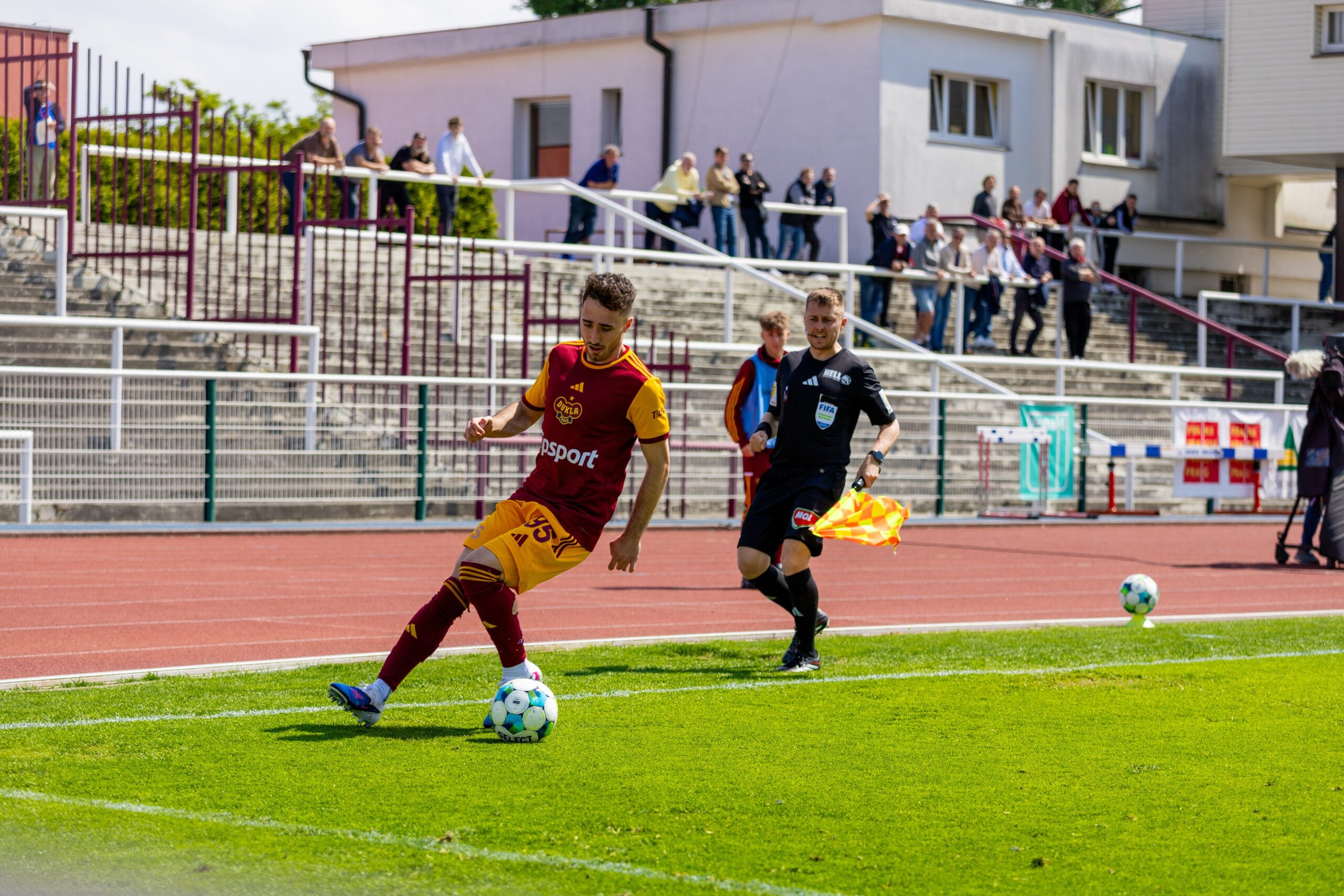 Zuřivý Sparťan: Pecky uplynulého týdne – konec dobrý (tak se nestarejme), Dukla přepisuje dějiny a Sparta béčko do „pralesa“