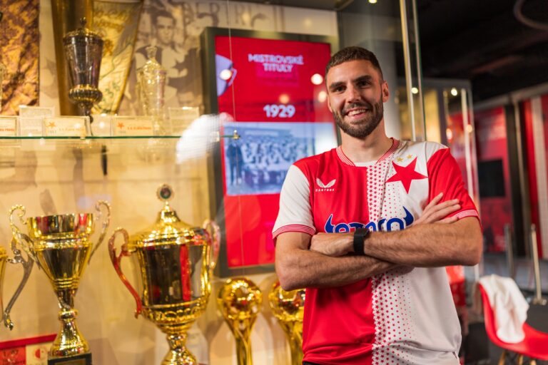Slavia hlásí už třetí velkou posilu, Sparta zatím mlčí
