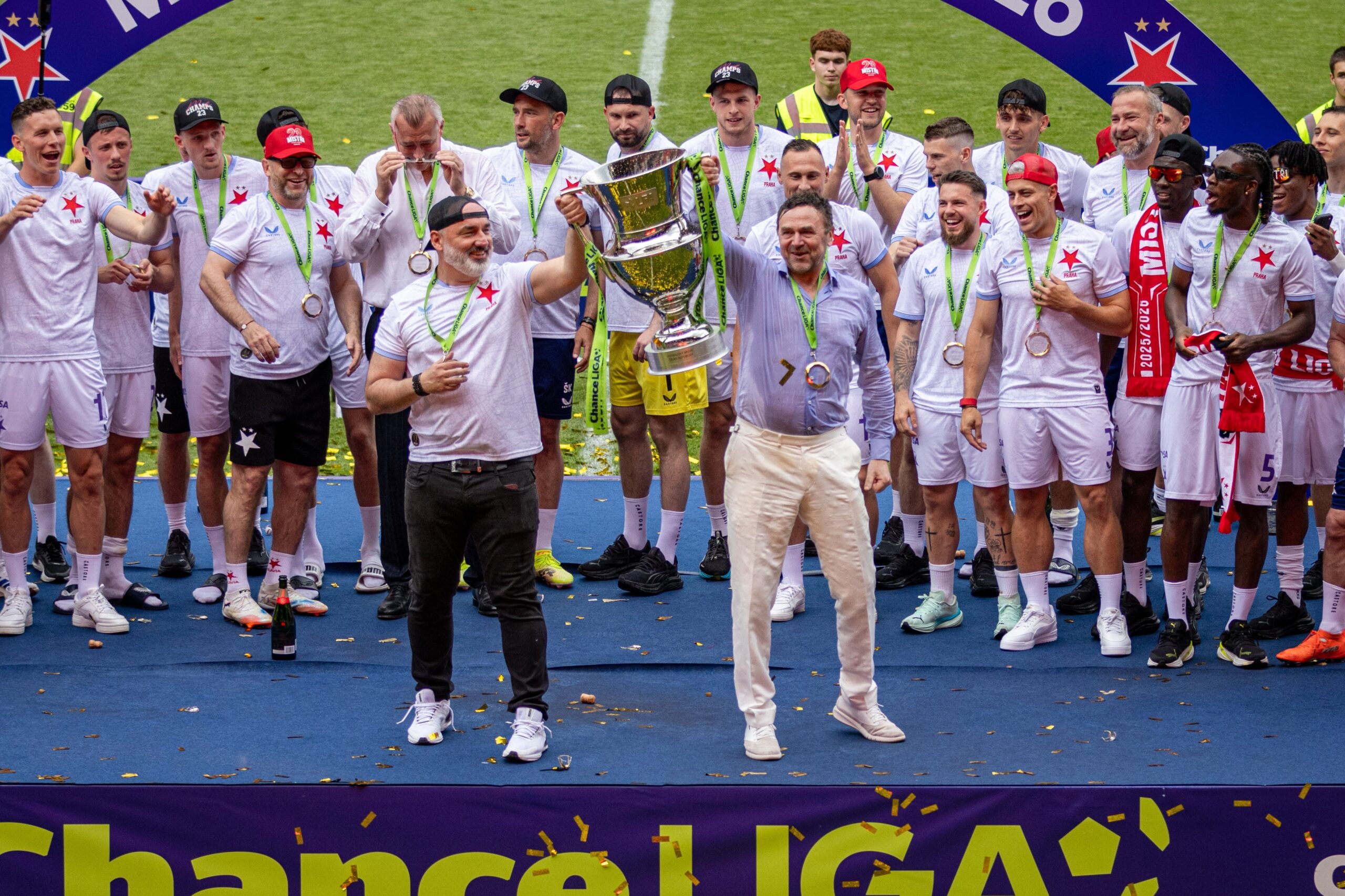Slavii čeká velká obměna kádru. Představila první posily, blízko mají být další. Přijde i hvězda Premier League?
