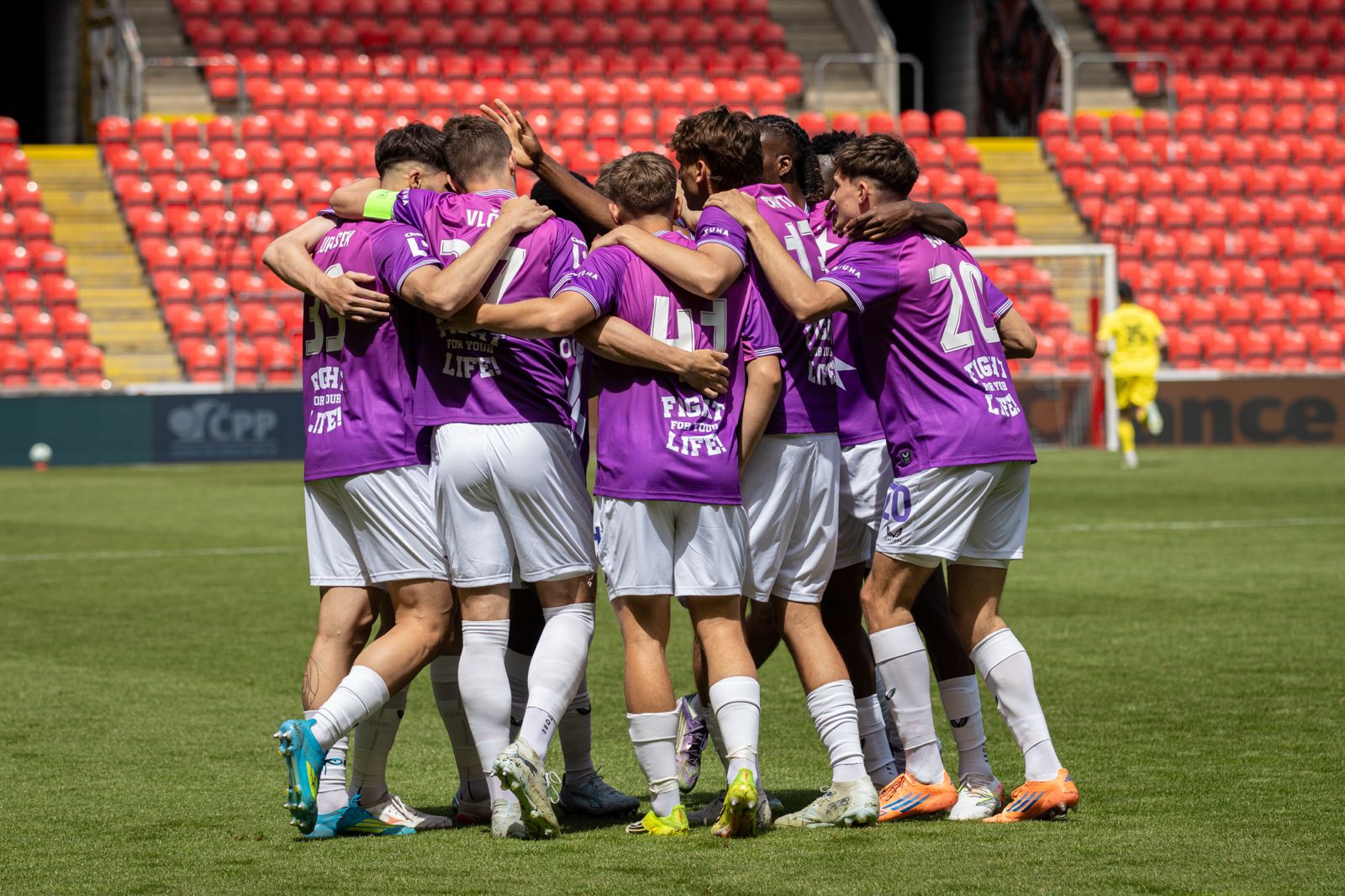 Slavia oslavila titul výhrou nad Plzní. Do zápasu nastoupilo i několik debutantů