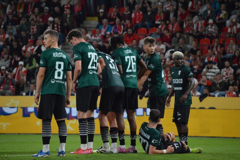 Karviná vyloučena z ligy, odvoláním potopí Duklu. Kdo se otočí ke klubu zády a pro koho je to nespravedlivé?