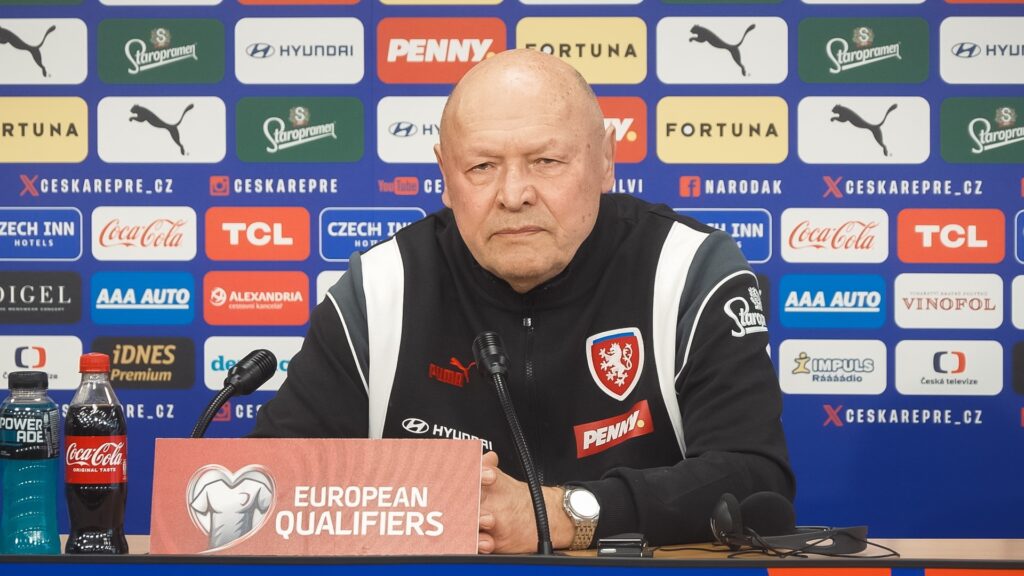 Kritika na Českou reprezentaci ze všech stran. Trenér Koubek ovšem hodnotí výkon pozitivně a nemá klukům co vytknout