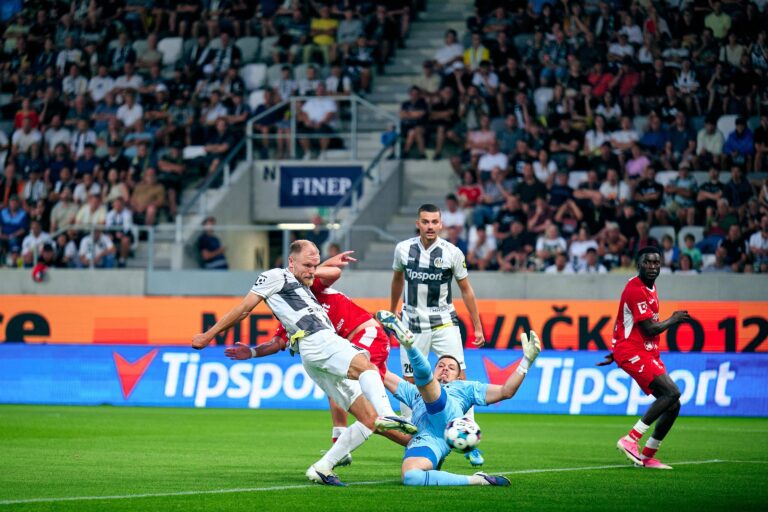 Dva podceňované kluby, které chtějí bojovat o top6. Jablonec a Hradec si připsaly první výhry