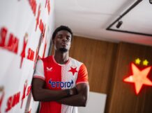 Slavia má na Spartu náskok přes miliardu korun