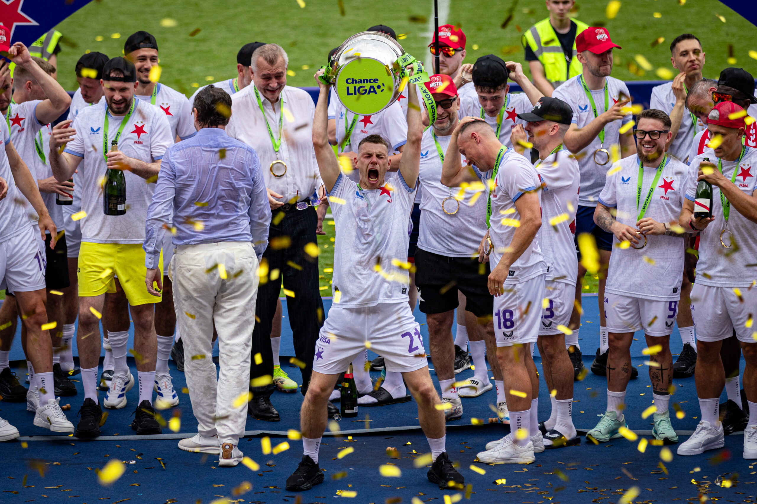 Pokud je fotbal práce jako každá jiná, ať přijde i Douděra