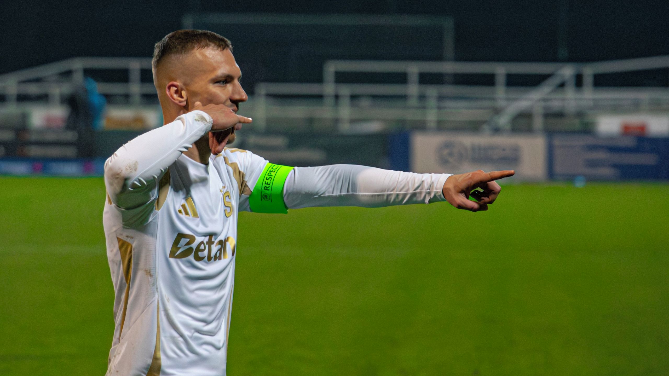 Haraslín na lavičce, Slovan v pohotovosti?