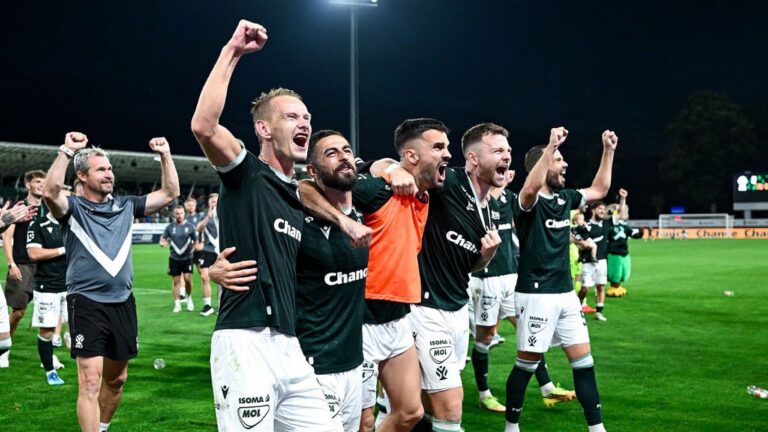Jablonec vyřadil Rangers a dokázal, že milionář mezi miliardáři může slavit postup