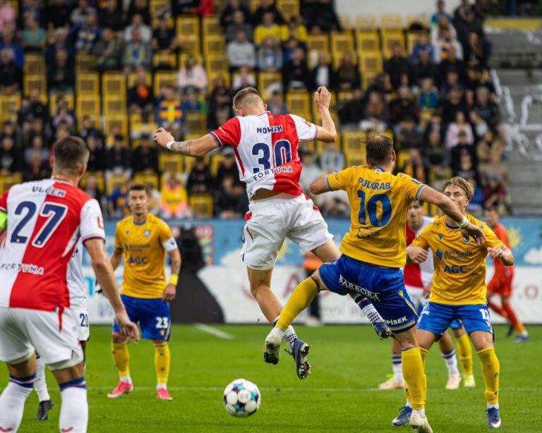 Výhra Slavie v Teplicích i přes řadu zraněných. Fanoušci vyslali jasný vzkaz