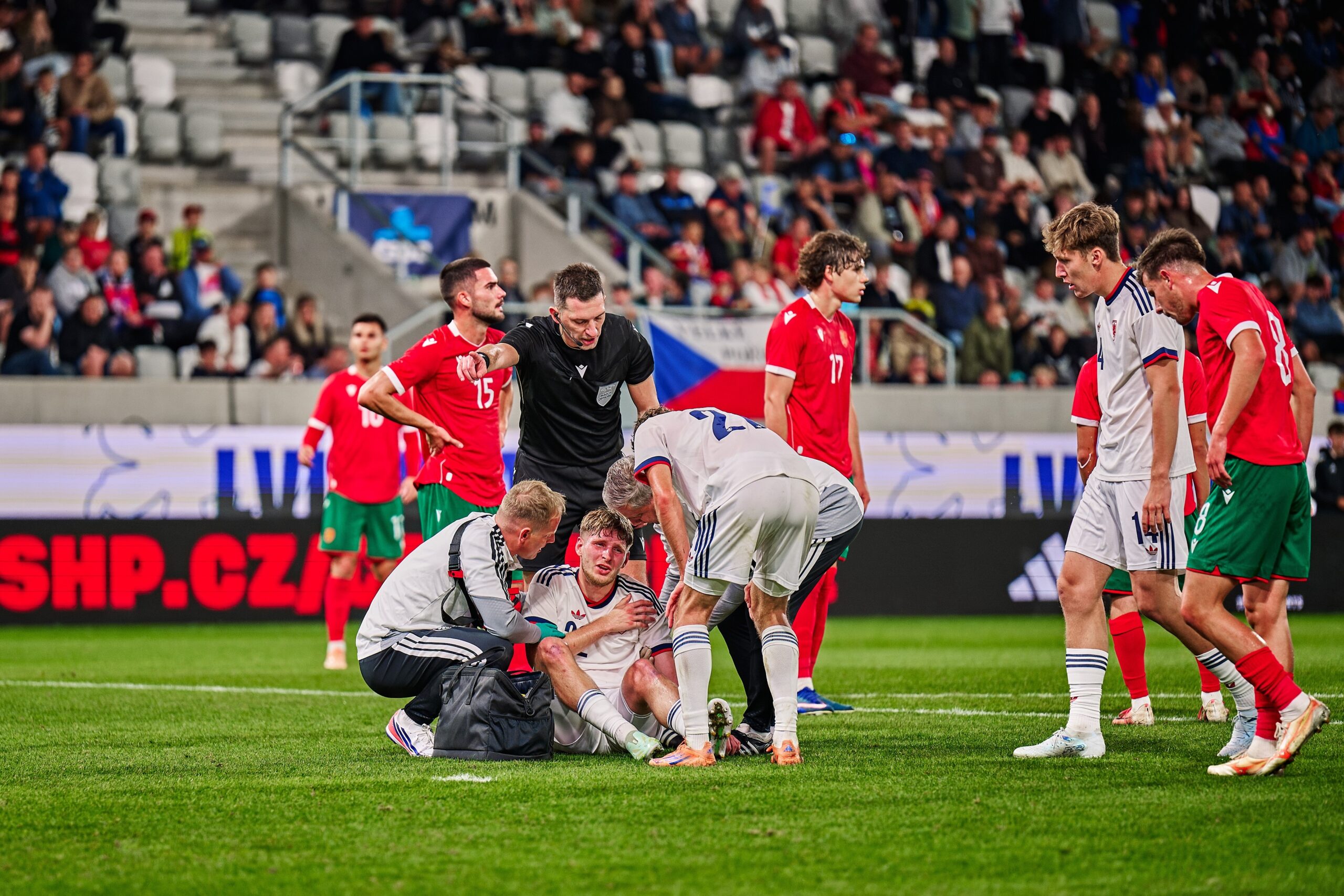 Slavia i Sparta se smiřují se zraněním reprezentantů. Koho to může více bolet?