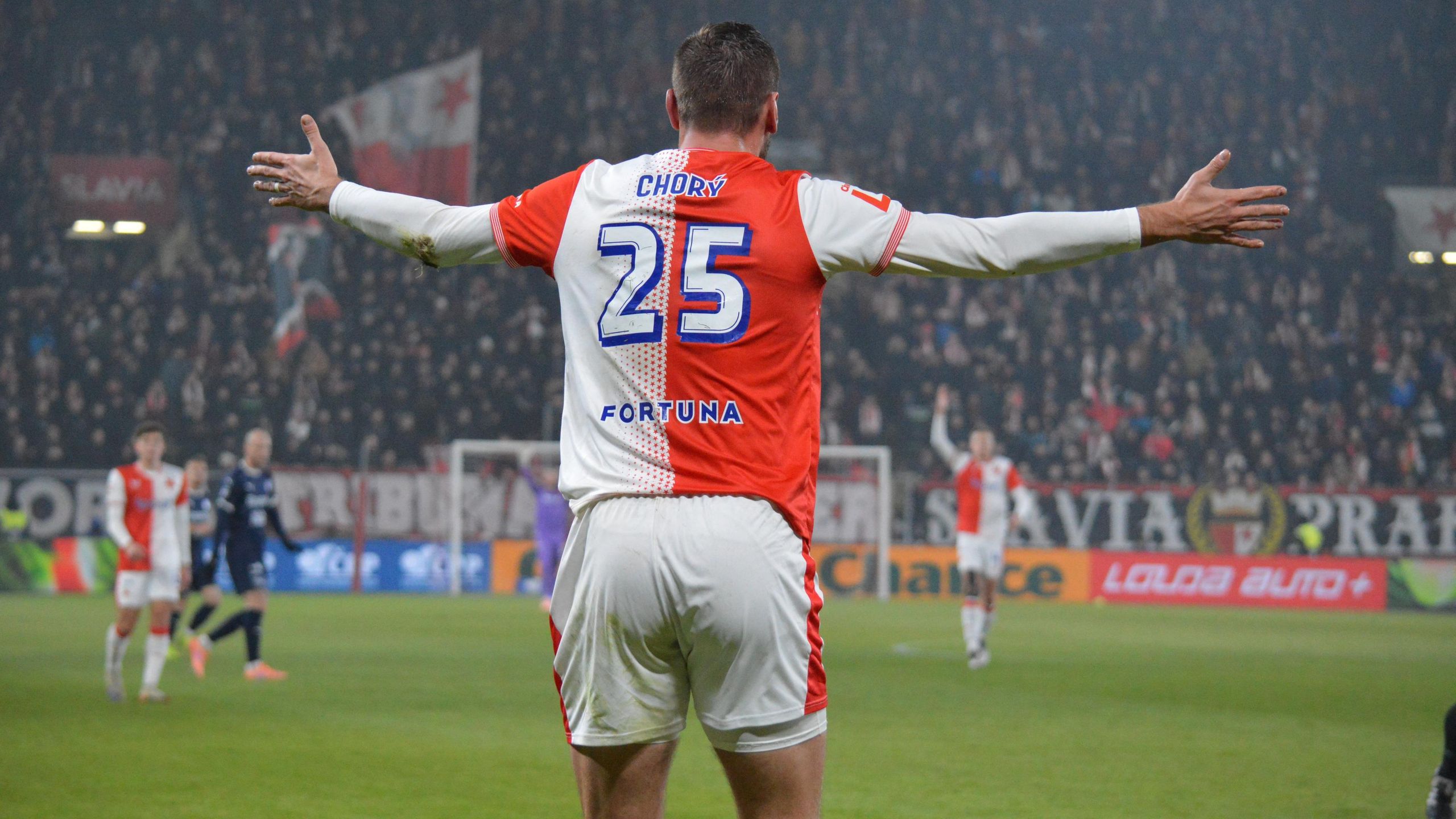 Zprávy z Edenu: Slavia bodovala, Chorý končí, přichází nový skaut